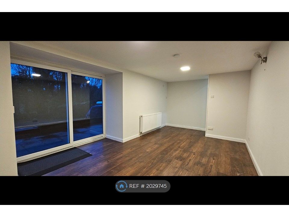 4 bed detached house to rent in North Street, Dalry KA24, £1,195 pcm