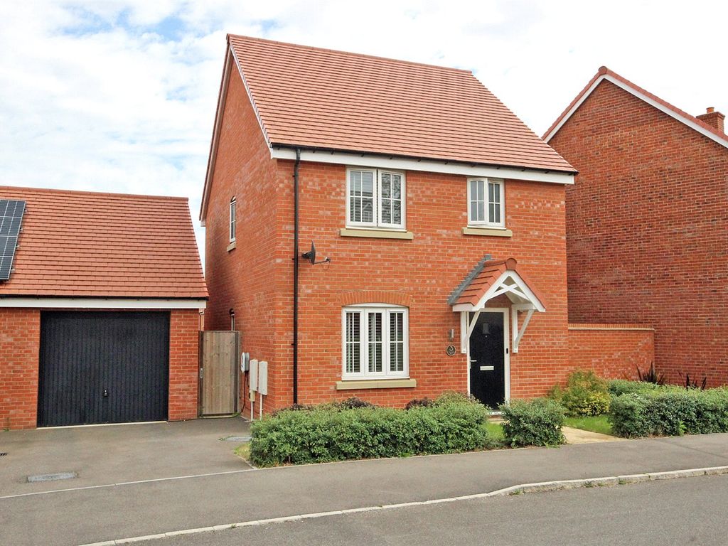 3 bed detached house for sale in Aviation Way, Shortstown, Bedford
