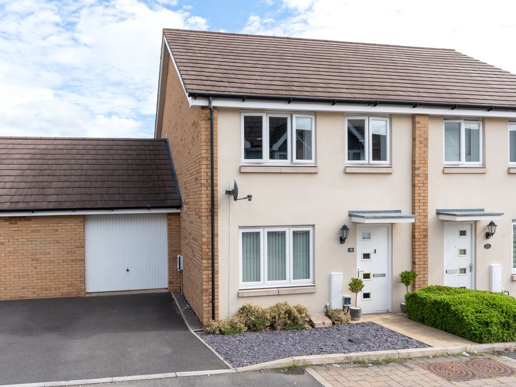 3 bed semidetached house for sale in Green Sands Road, Charlton Hayes