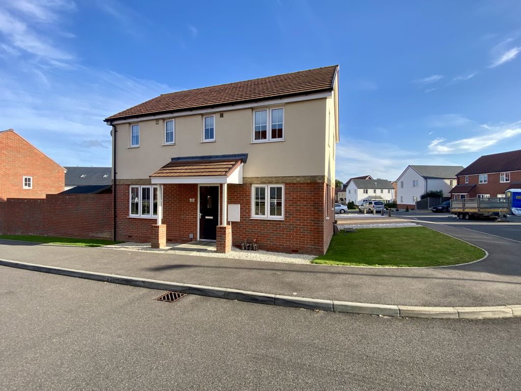 3 bed detached house for sale in Honeysuckle Lane, Stone Cross