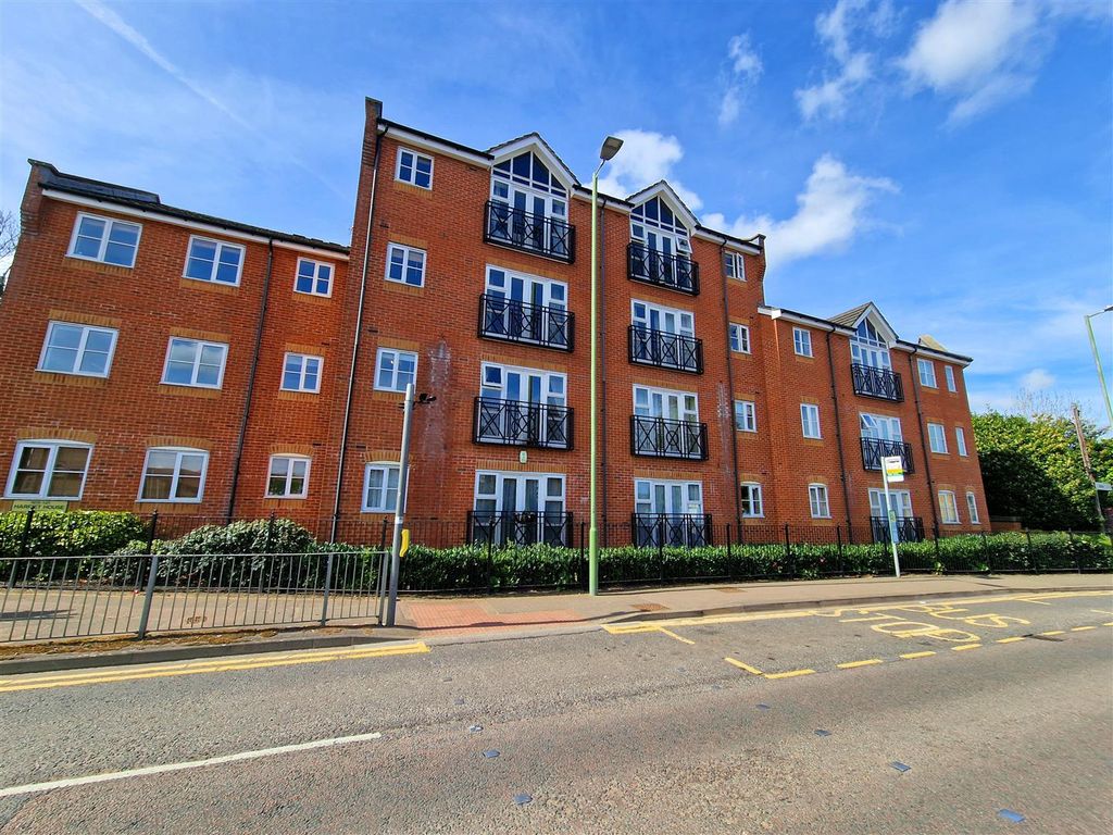 2 bed flat for sale in London Road, Hemel Hempstead HP3 Zoopla