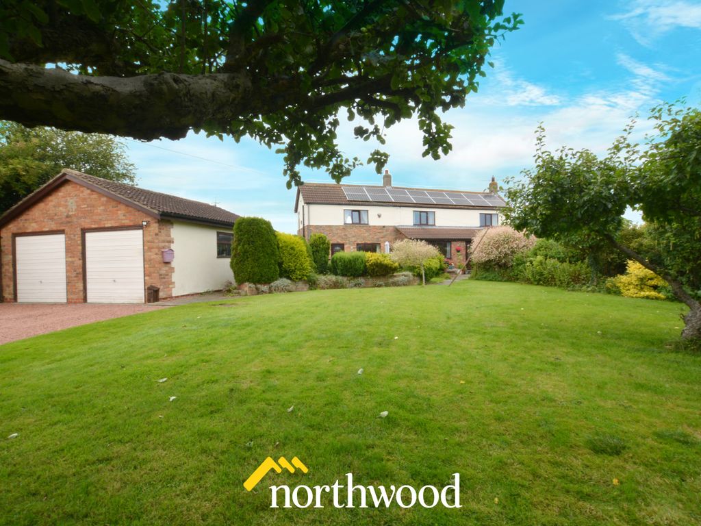 3 bed detached house for sale in Swinefleet Fields, Swinefleet, Goole