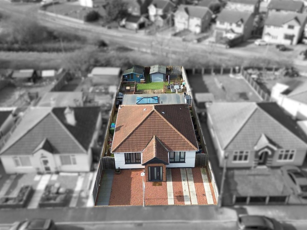3 bed detached bungalow for sale in Budby Avenue, Mansfield NG18, £300,000 Zoopla