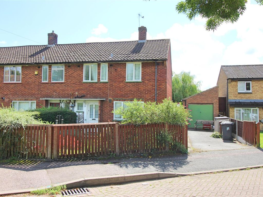 3 bed end terrace house for sale in Alban Crescent, Borehamwood WD6, £