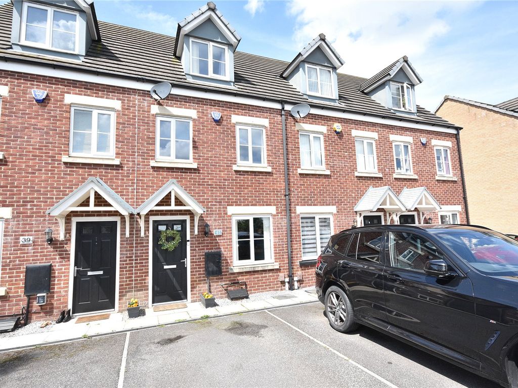 3 bed terraced house for sale in Woodlands Way, Whinmoor, Leeds, West