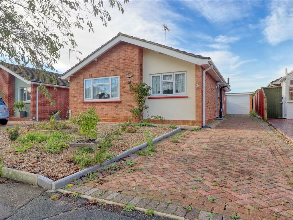 2 bed bungalow for sale in Carisbrooke Avenue, ClactonOnSea CO15, £