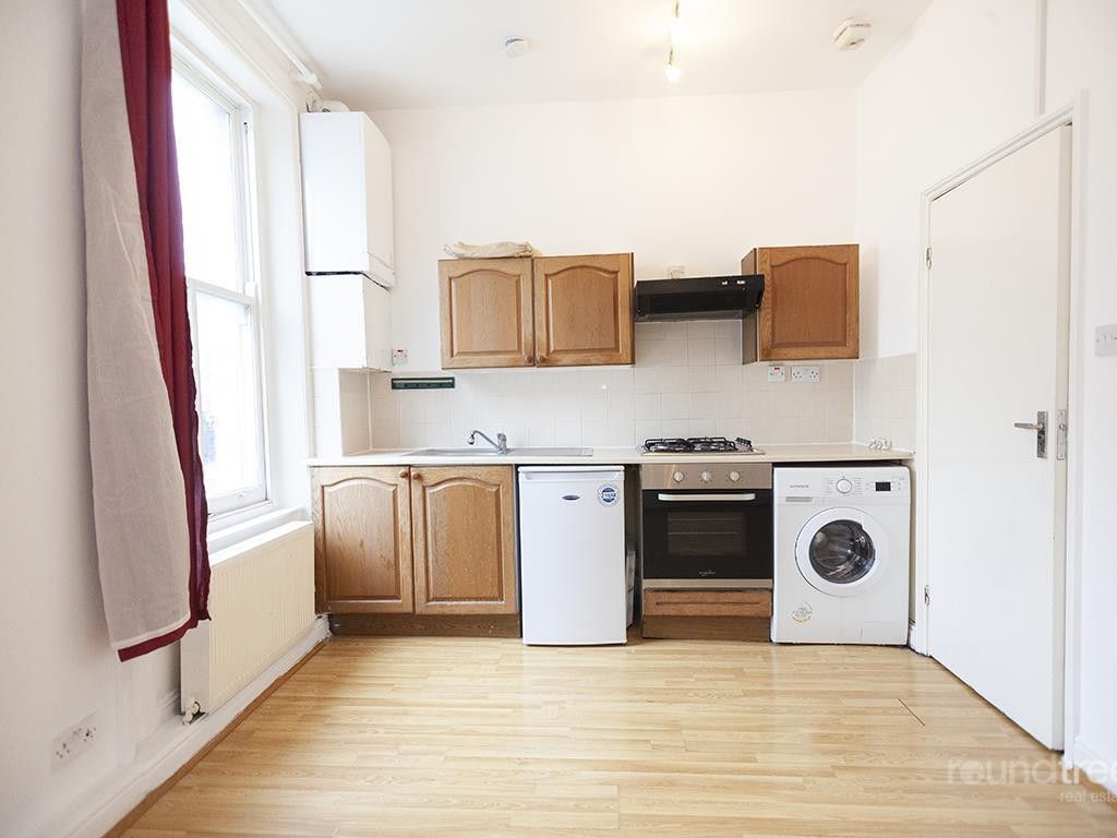 1 bed flat to rent in Kentish Town Road, Camden Town NW1, £1,352 pcm