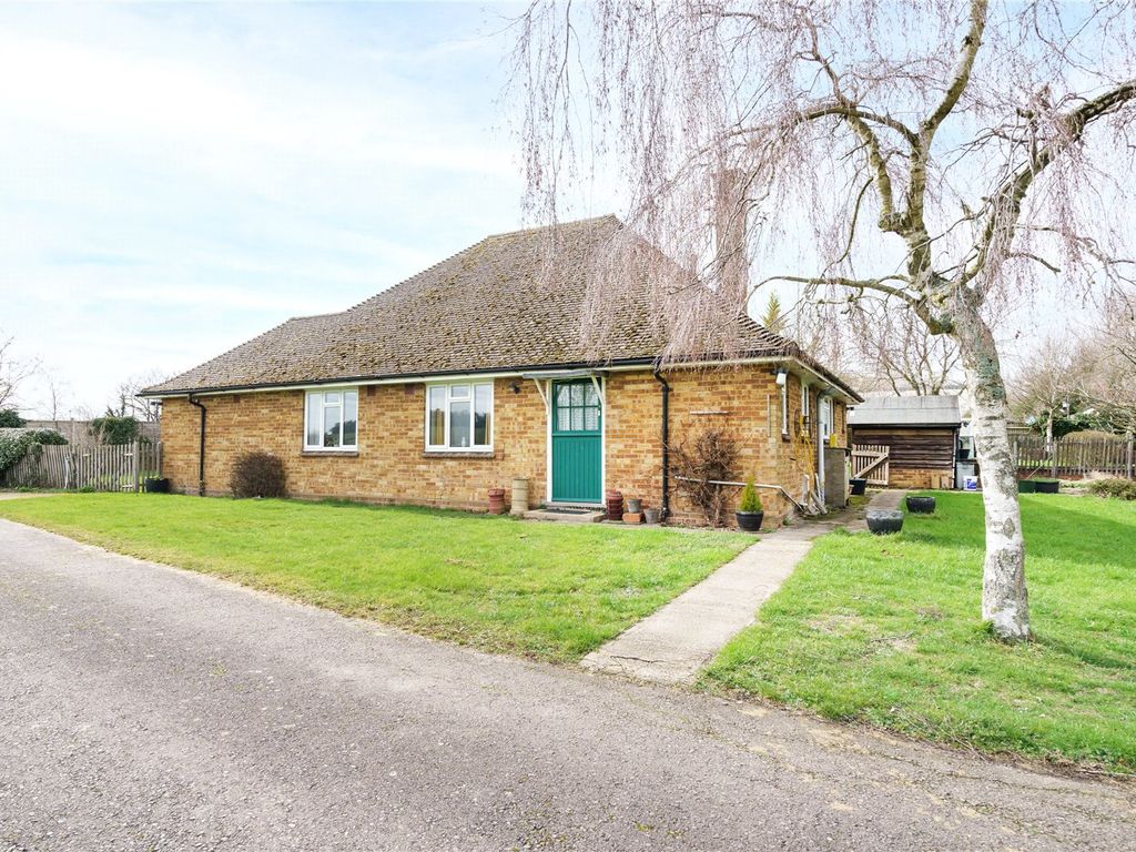 3 bed bungalow for sale in Bicester Road, Westcott, Aylesbury HP18 Zoopla