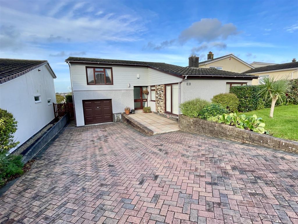 3 bed property for sale in Dunraven Drive, Derriford, Plymouth PL6, £