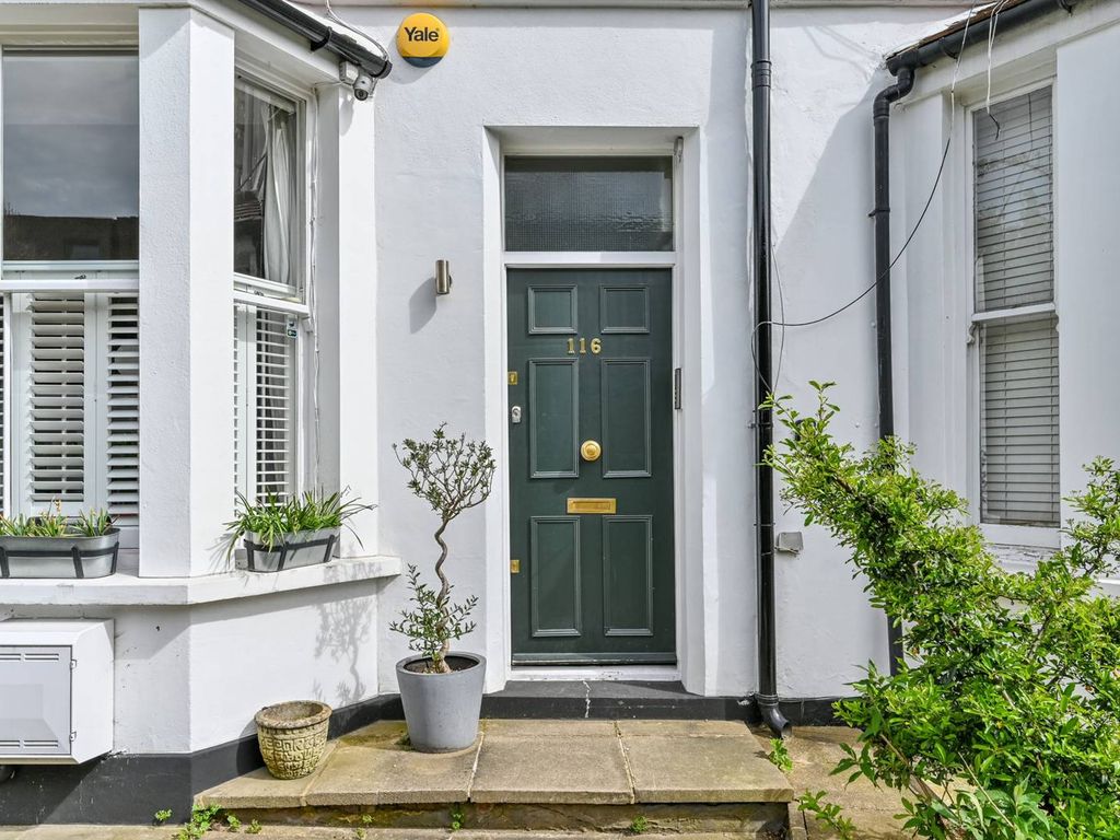 2 bed for sale in Highgate Road, Kentish Town, London NW5, £