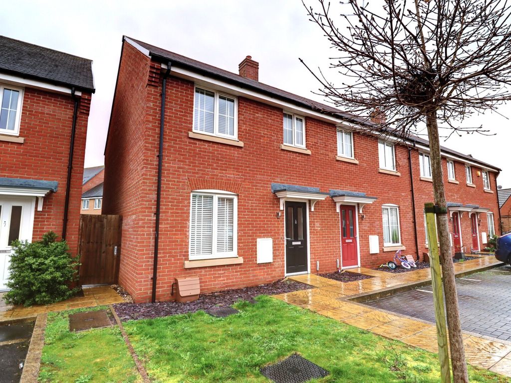 3 bed end terrace house to rent in Marjorie Close, Aylesbury HP18 Zoopla