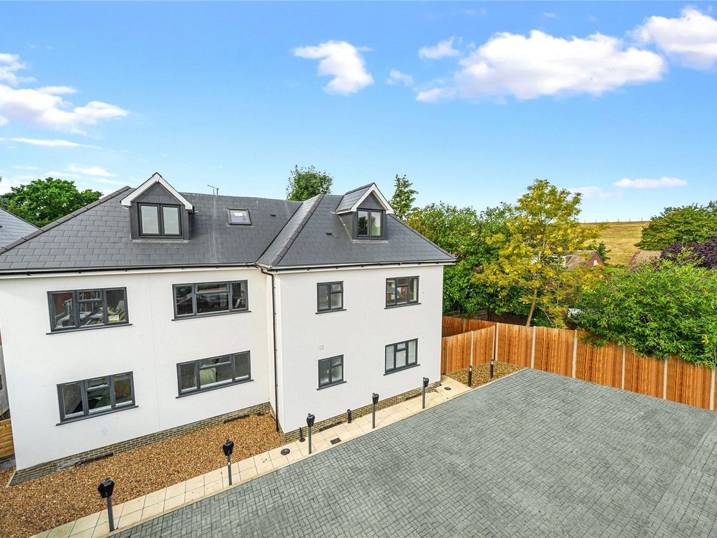 New home, 1 bed flat for sale in WaltonOnThames, Surrey KT12, £