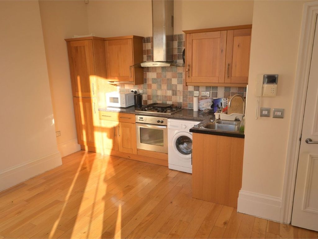 2 bed flat to rent in Grange Crescent, Stockton Road, Sunderland SR2, £