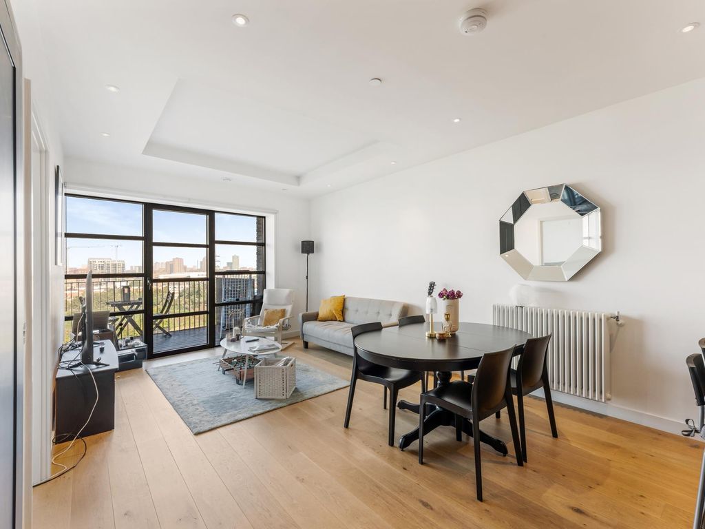 1 bed flat to rent in Kent Building, London City Island, London E14, £