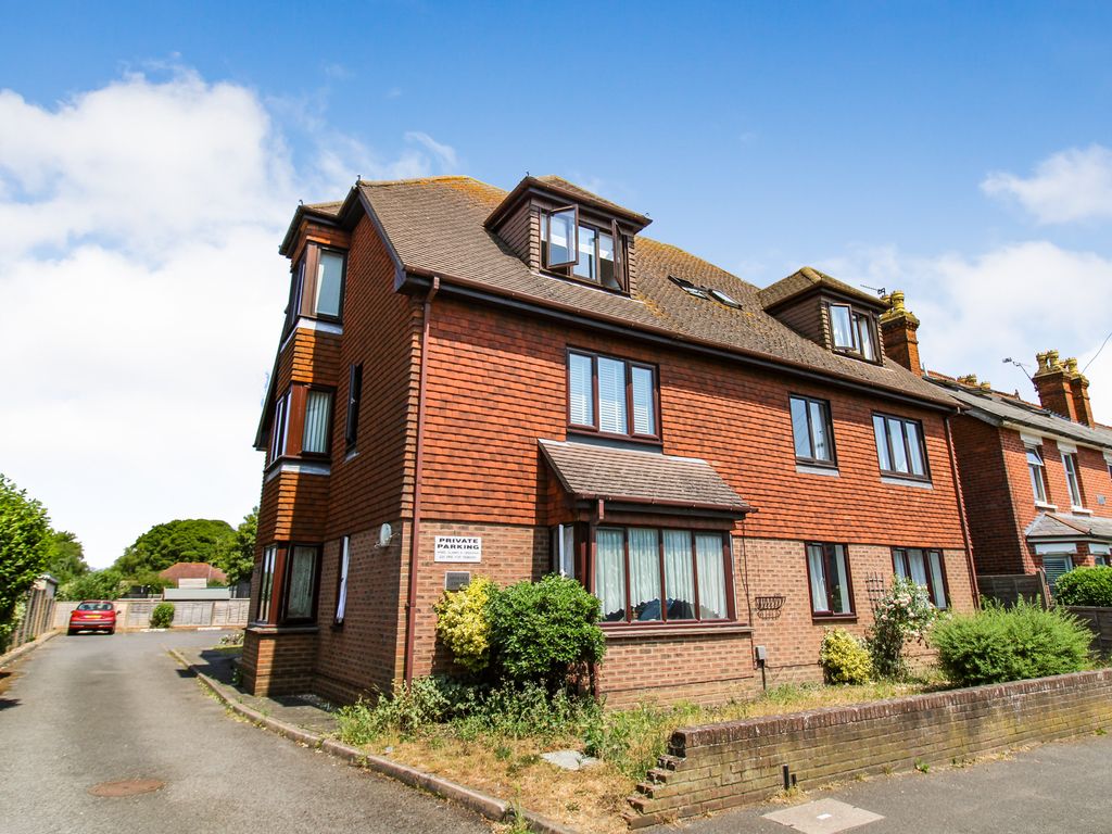 2 bed flat for sale in Arnella Court, Queens Road, Farnborough GU14