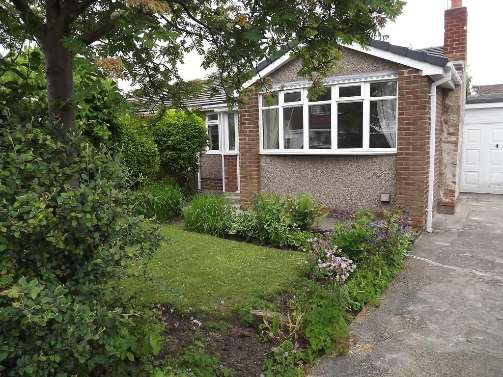 2 bed bungalow to rent in Willowtree Avenue, Gilesgate DH1, £750 pcm