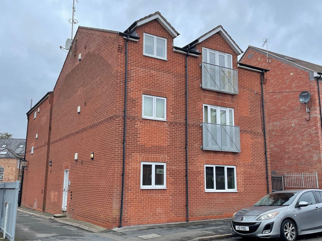 1 bed flat to rent in The Lawns, Hinckley LE10, £600 pcm Zoopla