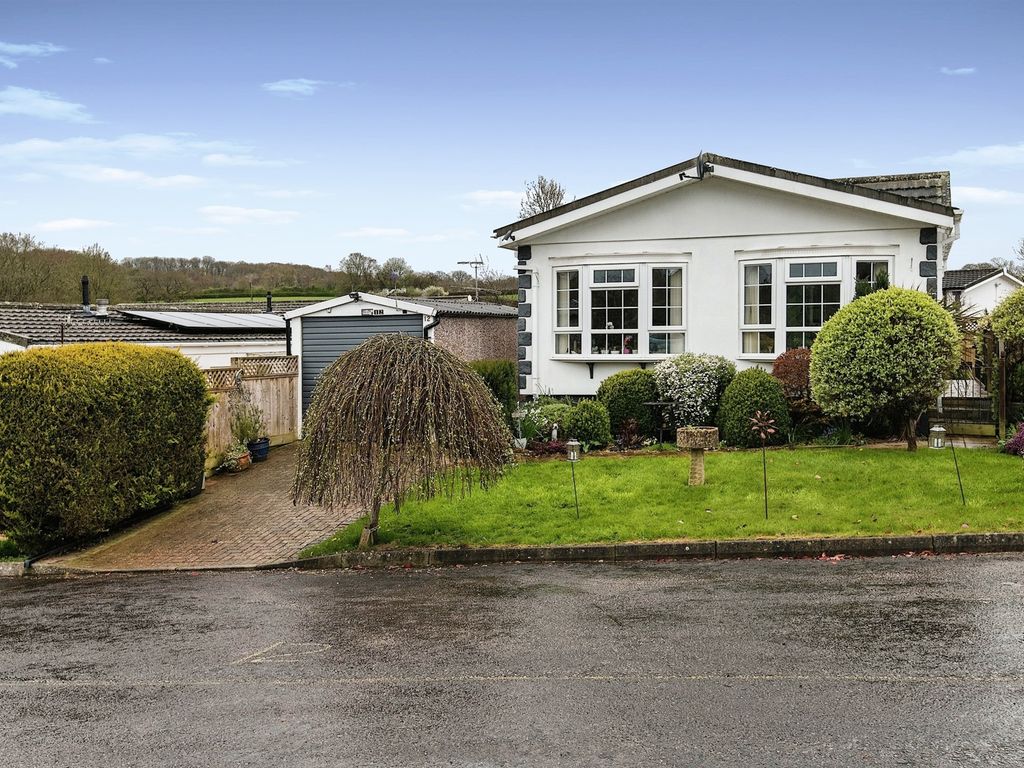 2 bed mobile/park home for sale in Woodlands Park, Tedburn St. Mary, Exeter EX6 Zoopla