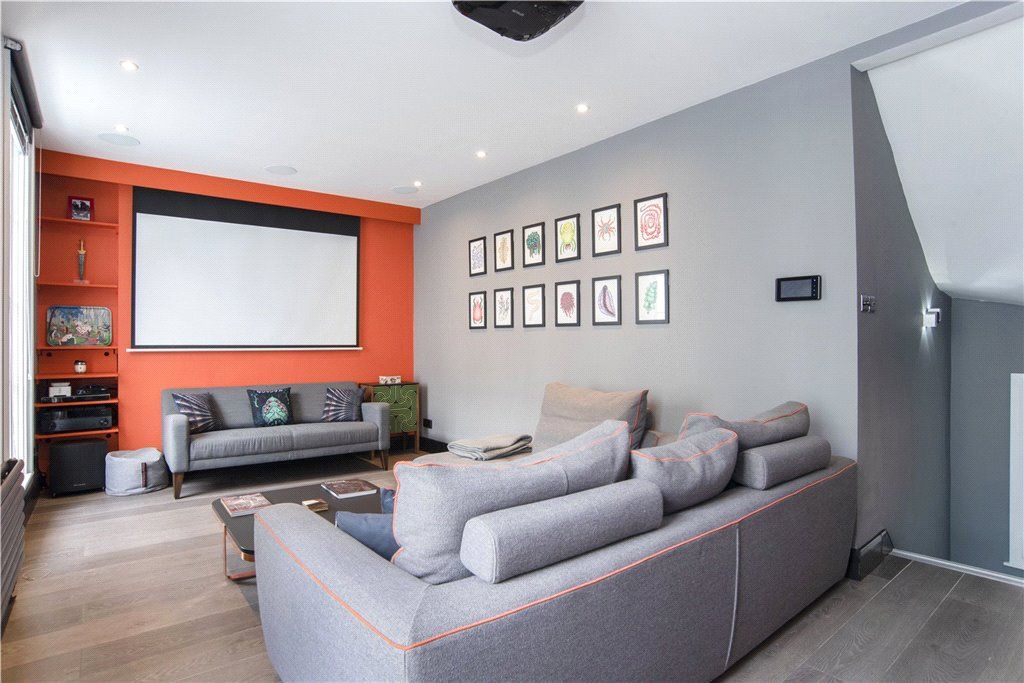 Cumberland Street, London SW1V  