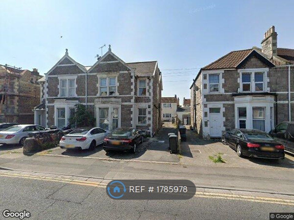 2 bed flat to rent in Locking Rd, WestonSuperMare BS23, £800 pcm Zoopla
