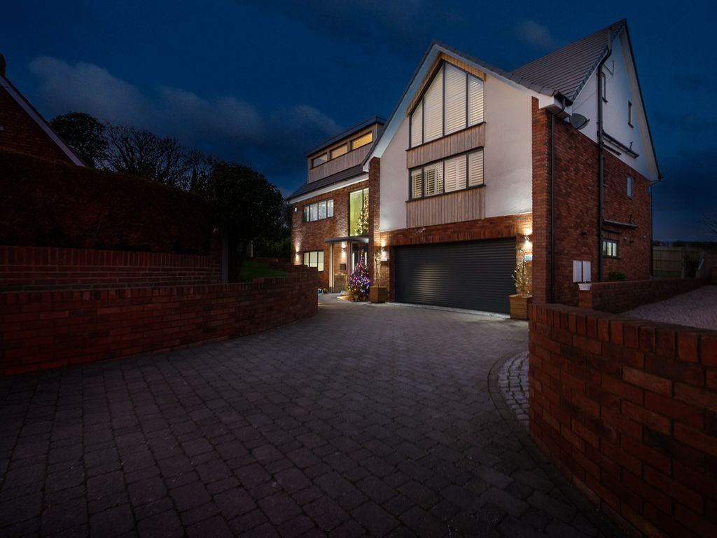 5 bed detached house for sale in Balmoral Road, Kingsdown CT14, £