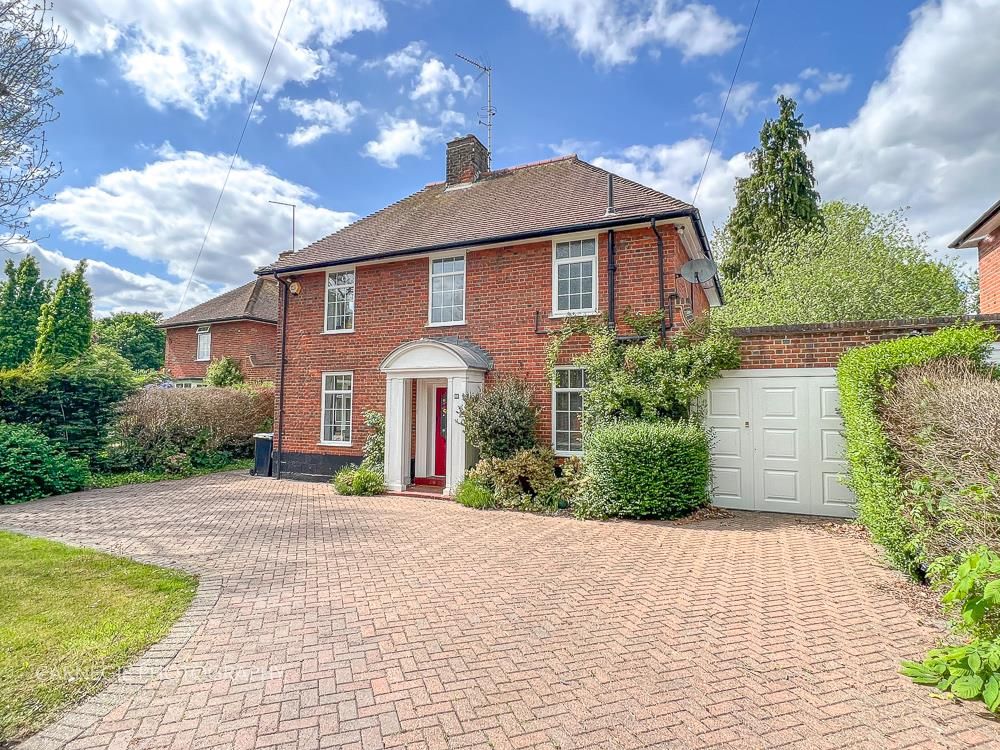 3 bed detached house for sale in Valley Road, Welwyn Garden City AL8