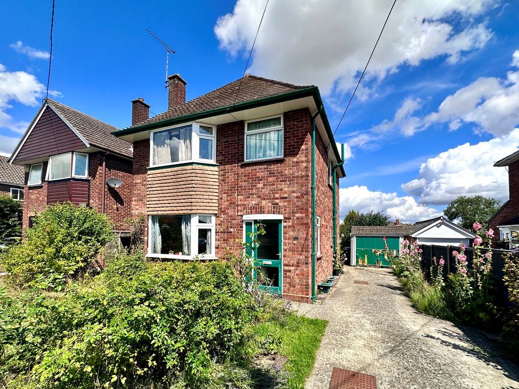 3 bed detached house for sale in St Peters Road, Stowmarket IP14, £280,000 Zoopla