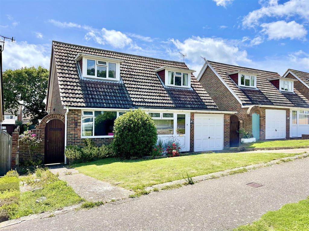 3 bed property for sale in Ridgewood Gardens, BexhillOnSea TN40, £
