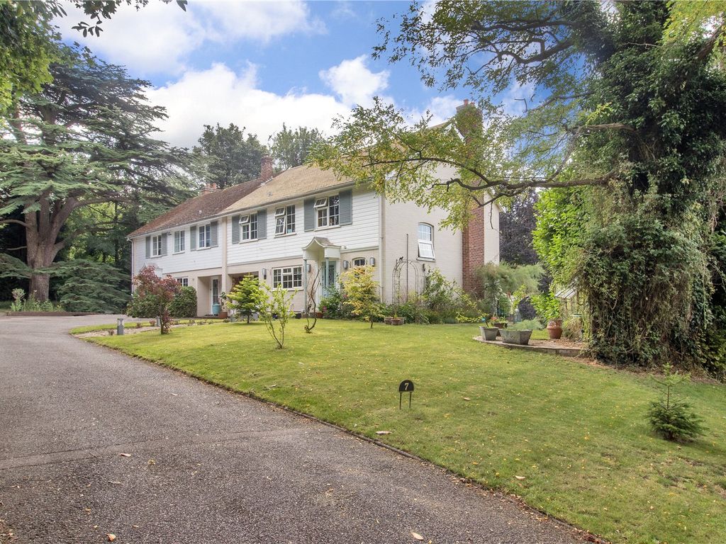 3 bed semidetached house for sale in Shoreham Place, Shoreham, Kent