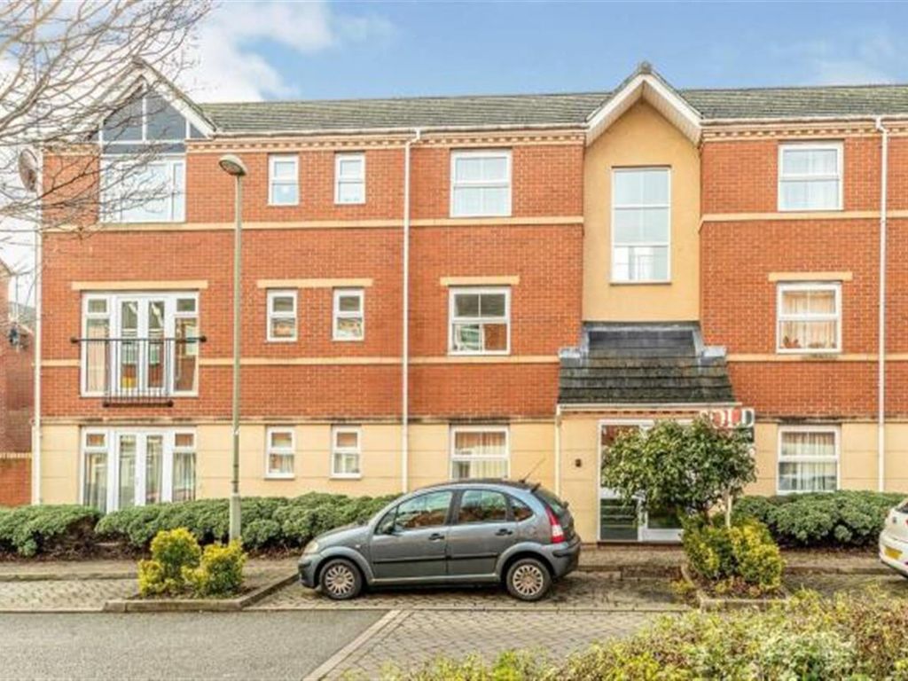 2 bed flat for sale in Alma Road, Banbury OX16, £165,000 Zoopla