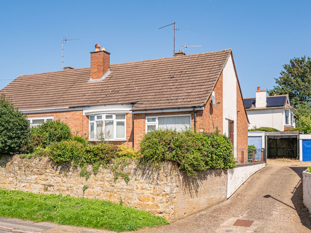 2 bed semidetached bungalow for sale in High Hill Avenue, Rothwell