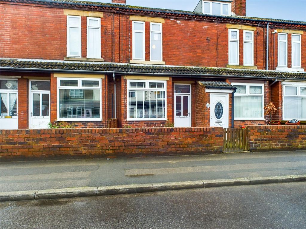 2 bed terraced house for sale in Post Office Road, Featherstone