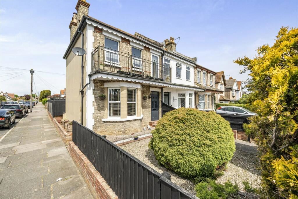 4 bed terraced house for sale in Holland Road, HollandOnSea, Clacton