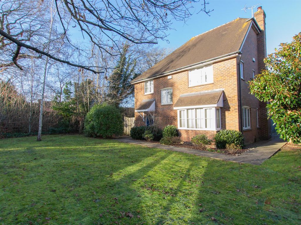 4 bed detached house for sale in Sycamore Drive, Burgess Hill RH15, £580,000 Zoopla