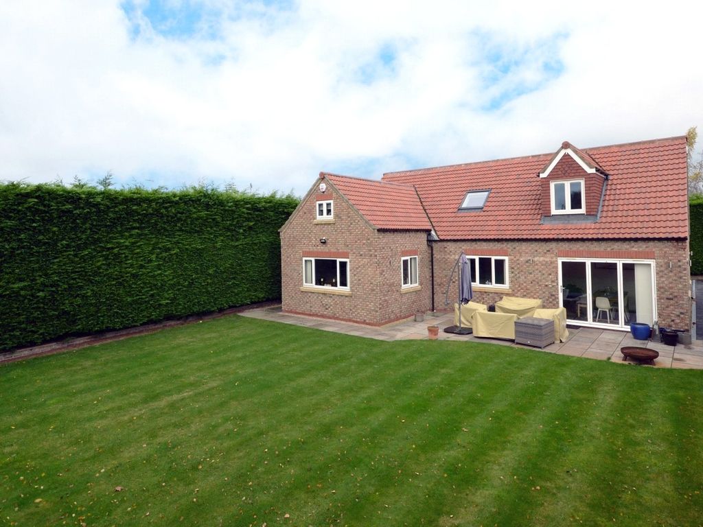 4 bed detached house to rent in The Gables, Intake Lane, Dunnington
