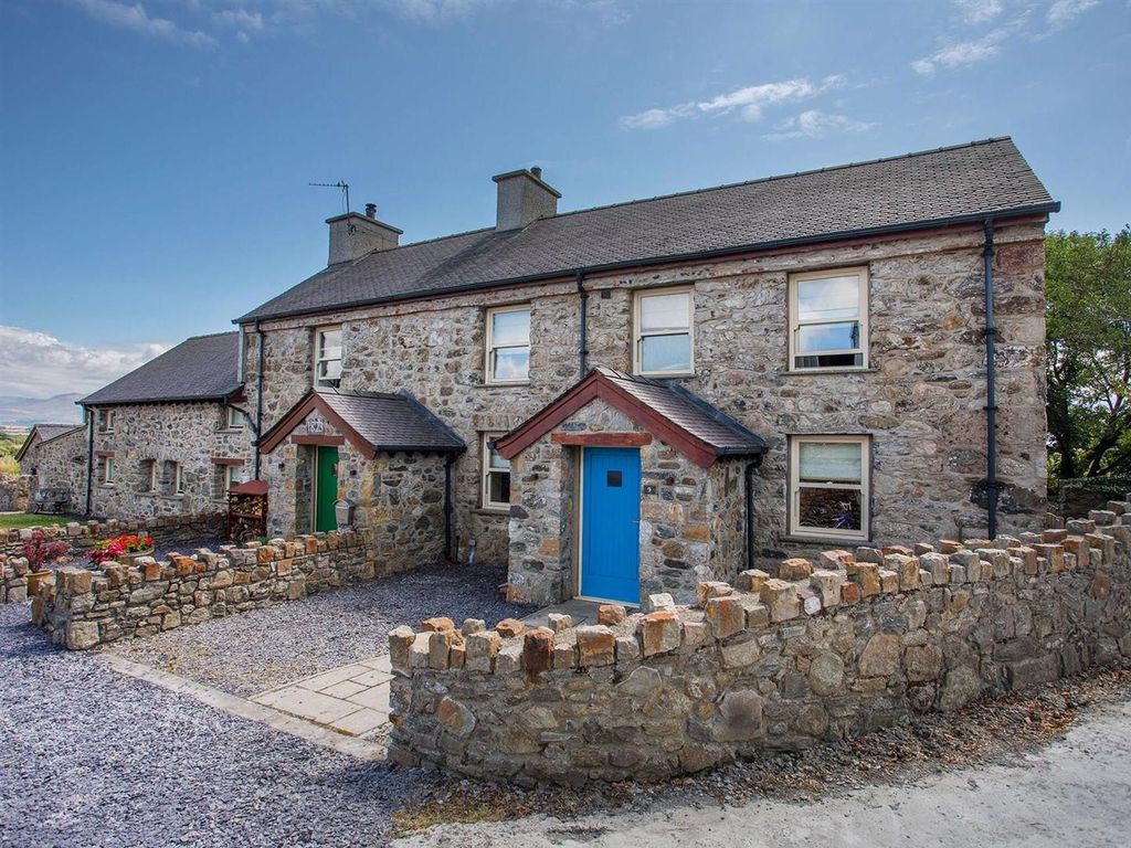 3 bed end terrace house for sale in Llangaffo, Gaerwen LL60 Zoopla