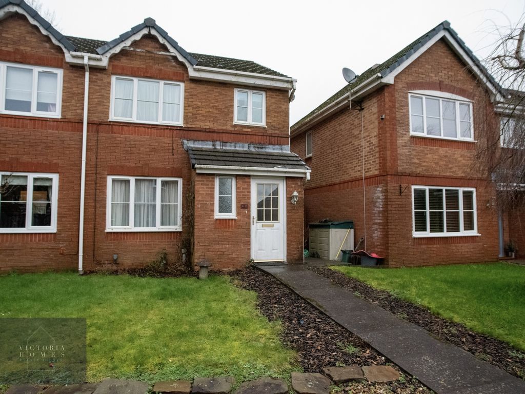 3 bed semidetached house for sale in Victoria Avenue, Victoria NP23, £