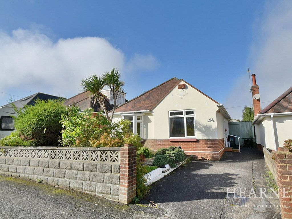 2 bed detached bungalow for sale in Hyde Road, Bournemouth BH10, £
