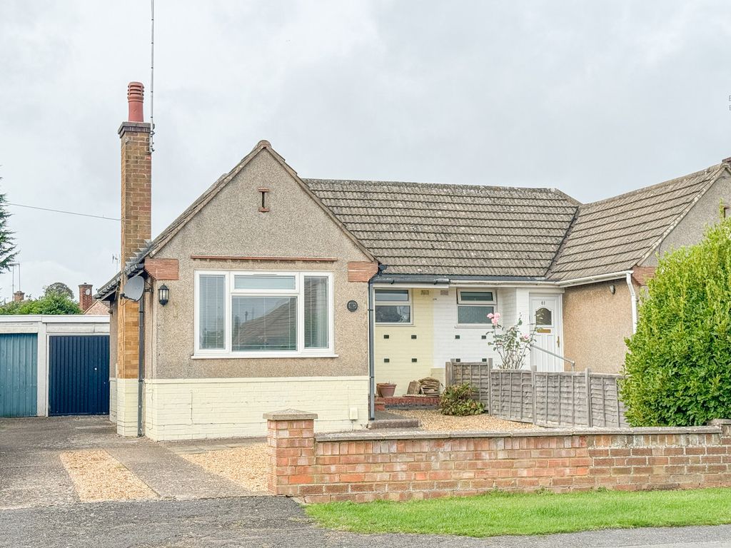 1 bed bungalow for sale in Park Lane, Northampton NN5, £200,000 Zoopla
