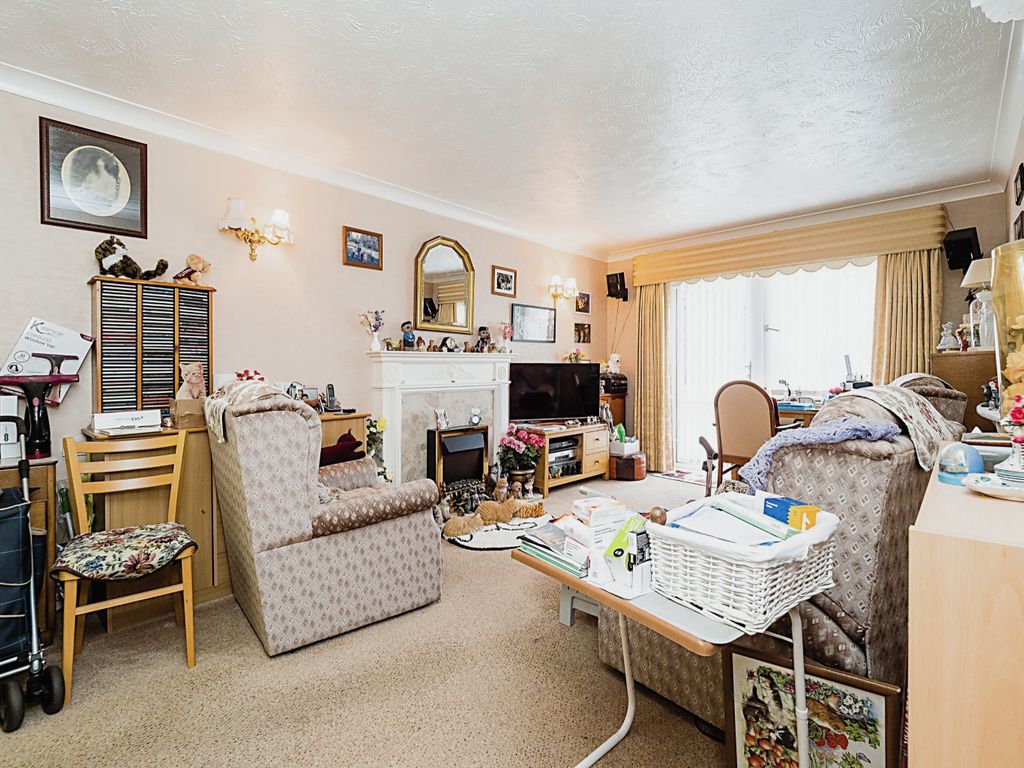 1 bed flat for sale in Fentiman Way, Hornchurch RM11 Zoopla