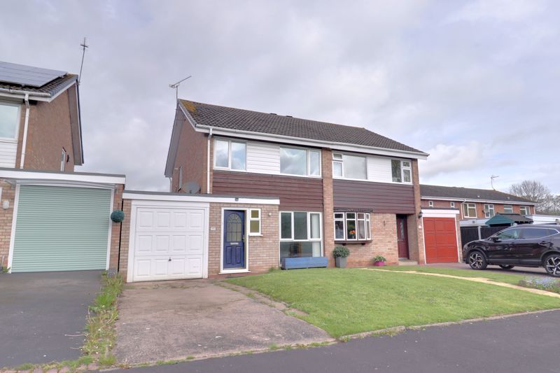 3 bed semidetached house for sale in Elmdon Close, Penkridge, Stafford