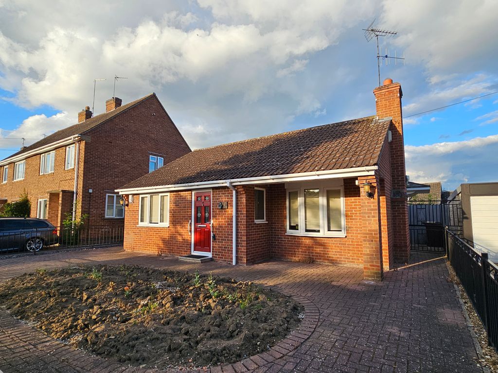 2 bed detached bungalow for sale in Kipling Road, Corby NN17 Zoopla