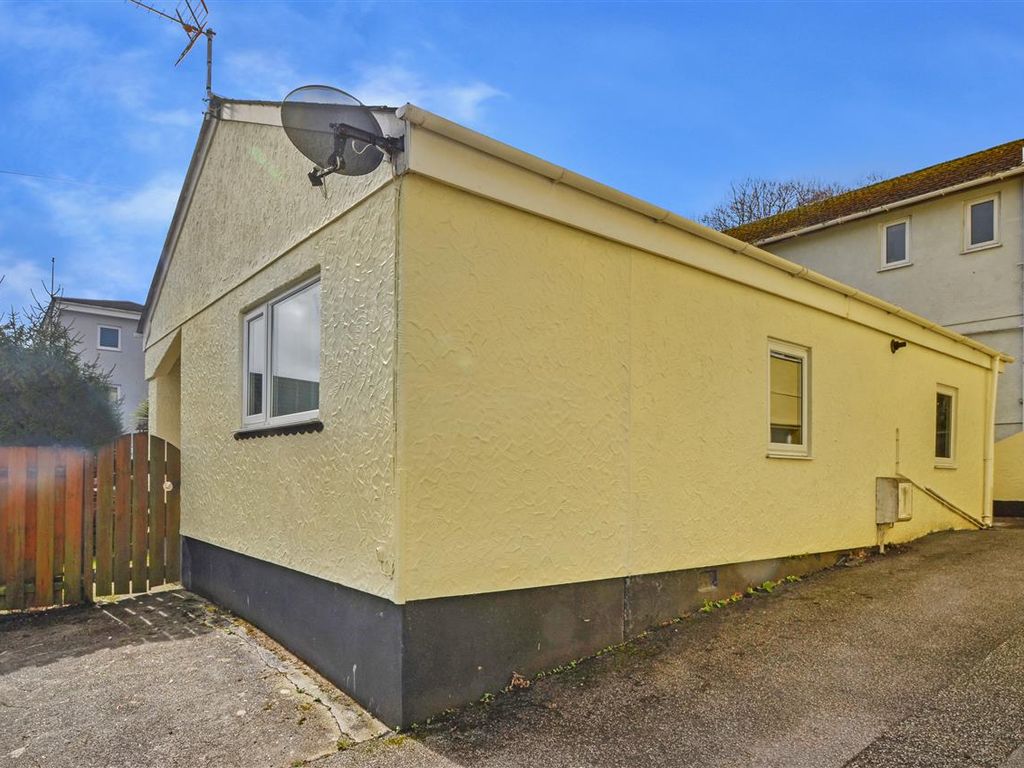 3 bed bungalow for sale in Arwenack Avenue, Falmouth TR11, £265,000 Zoopla