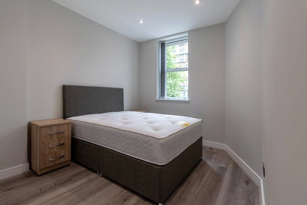 Room to rent in Fox Street, Huddersfield Town Centre, Huddersfield HD1