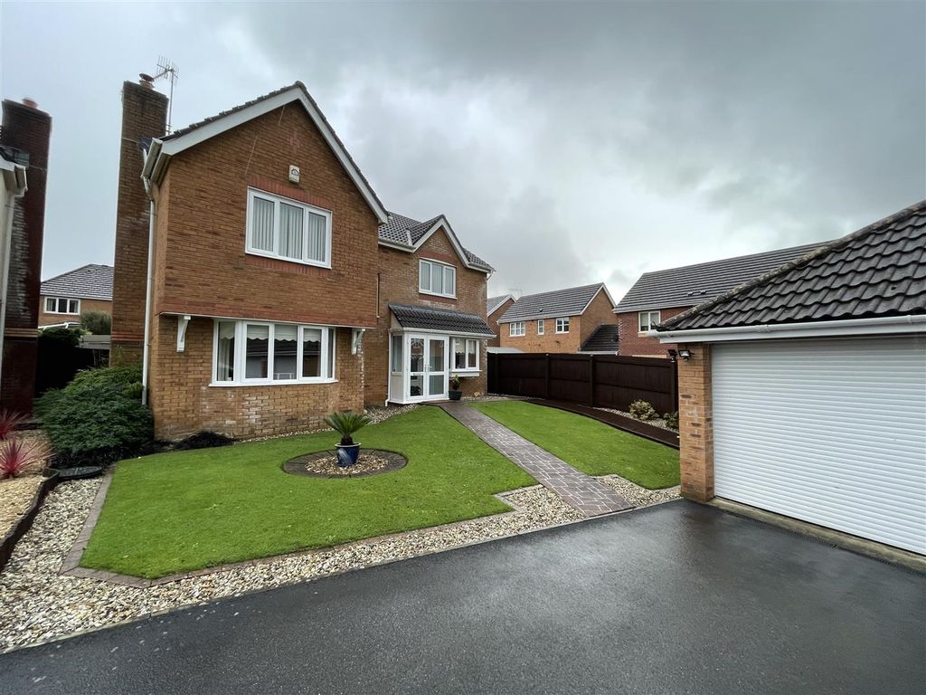 4 bed detached house for sale in GolwgYTywyn, Pembrey, Burry Port