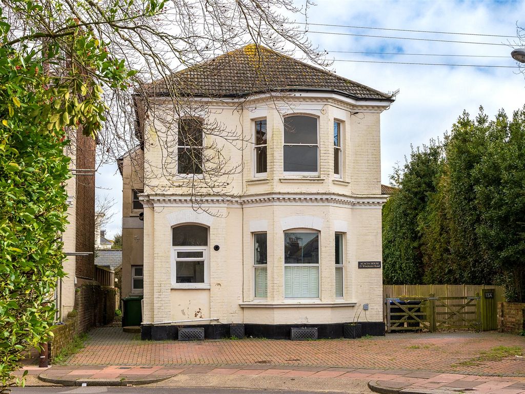 2 bed flat for sale in Winchester Road, Worthing, West Sussex BN11, £