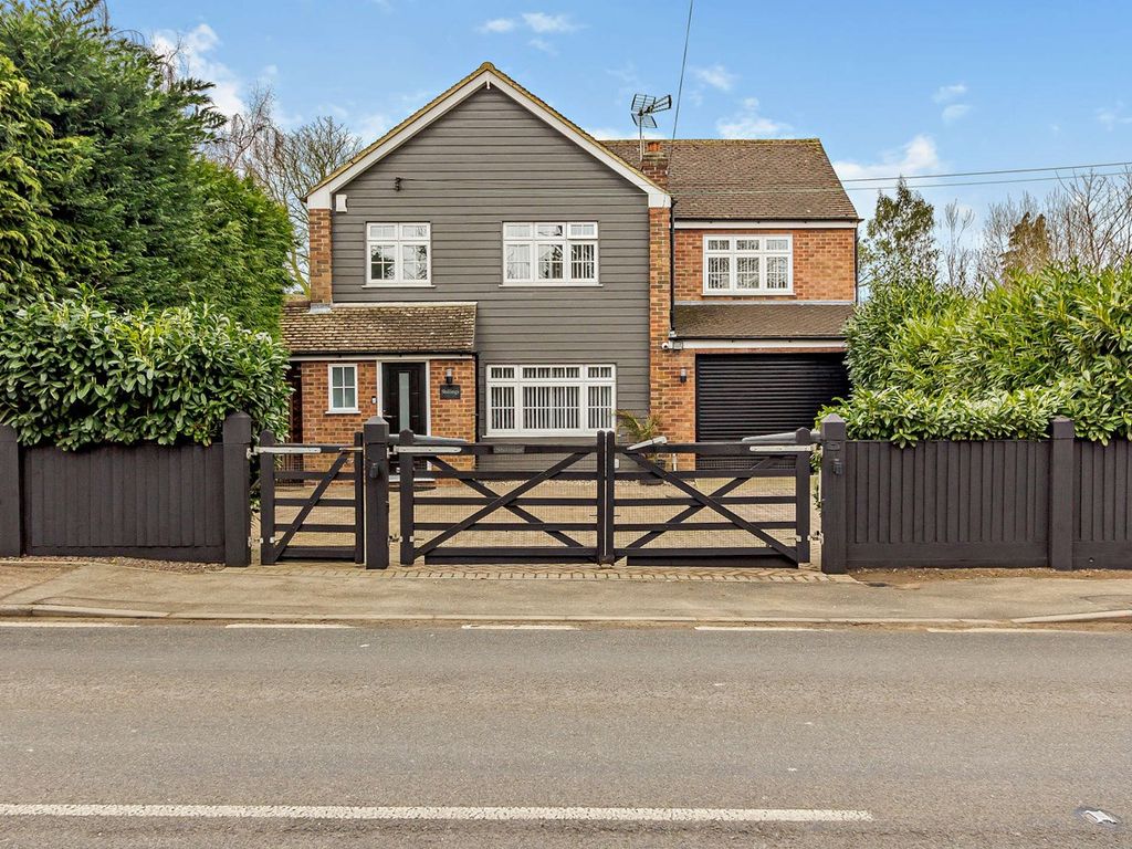 4 bed detached house for sale in Main Road, Bicknacre CM3 - Zoopla