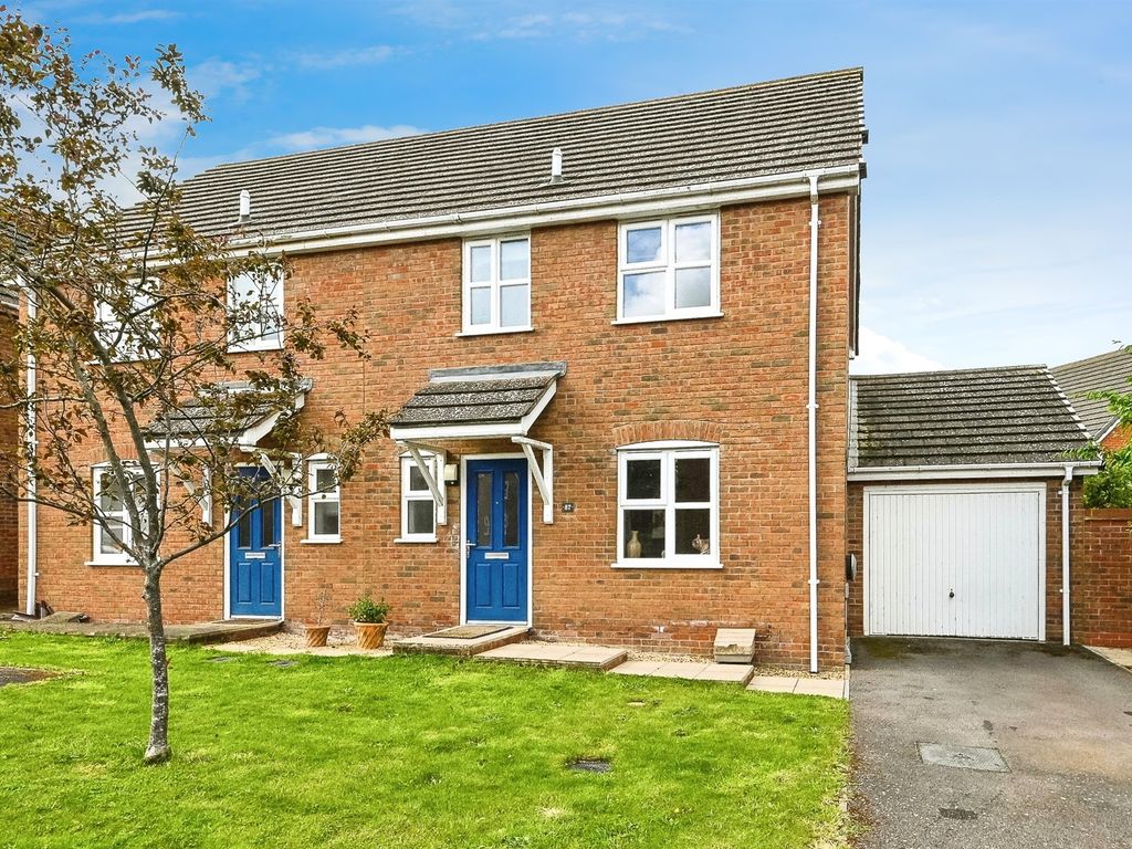 3 bed semidetached house for sale in Grimshoe Road, Downham Market