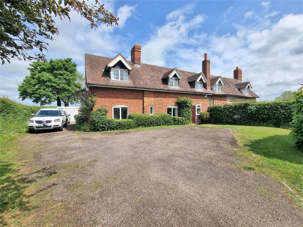 3 bed semidetached house for sale in Two Mile Lane, Highnam