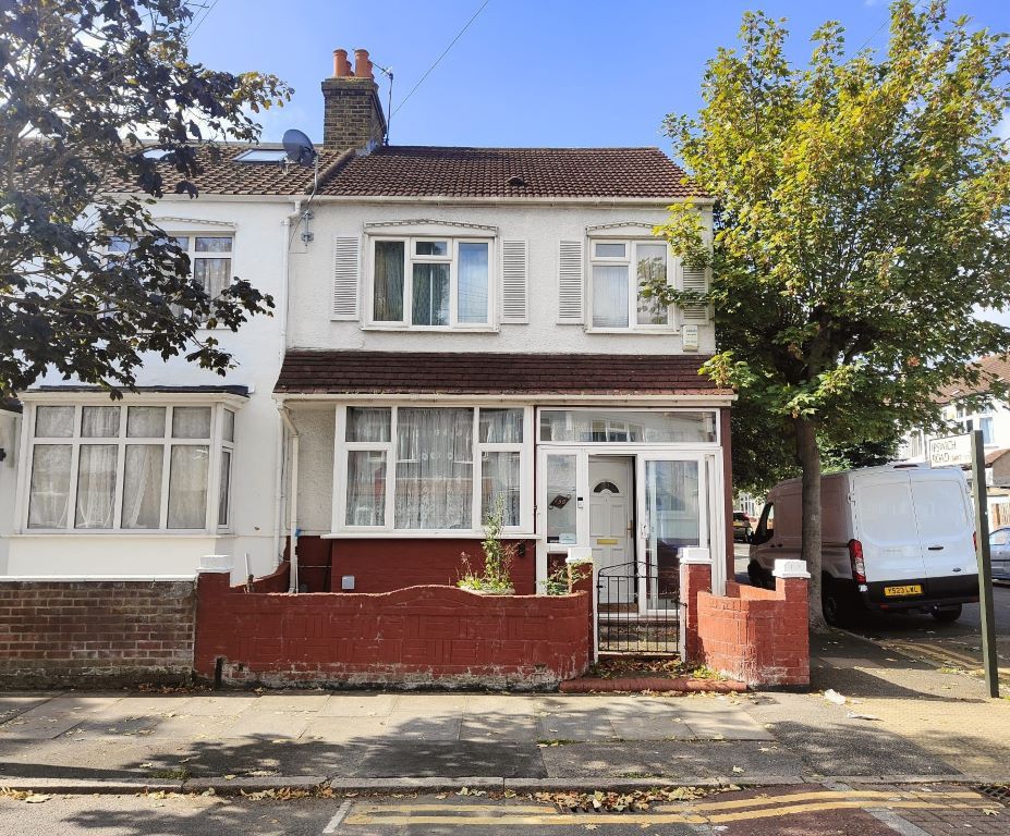 3 bed end terrace house for sale in 150 Seely Road, Tooting, London